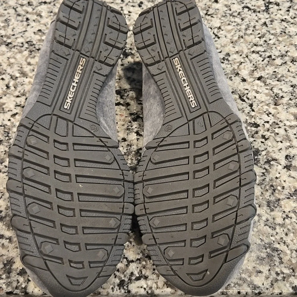 SKECHERS BIKERS TRAFFIC CASUAL WALKING SNEAKERS. SIZE 10. GREY.